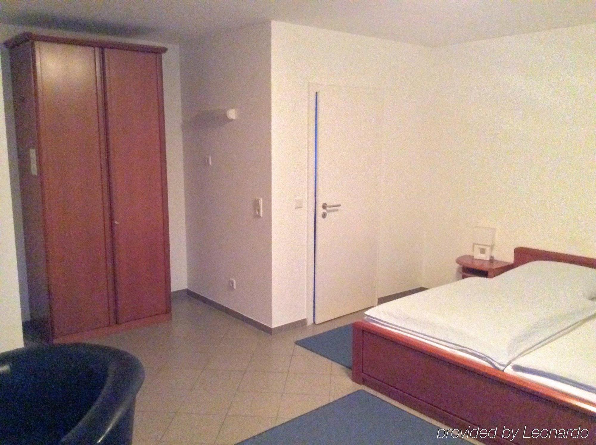 Hotel Alt Buettgen Карст Экстерьер фото